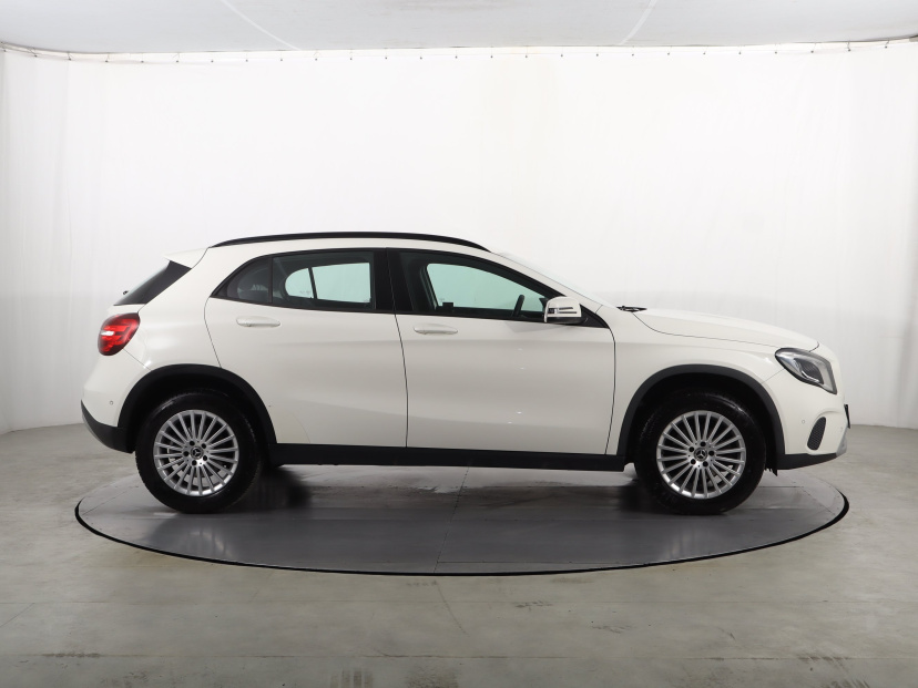 Mercedes-Benz GLA, 2017