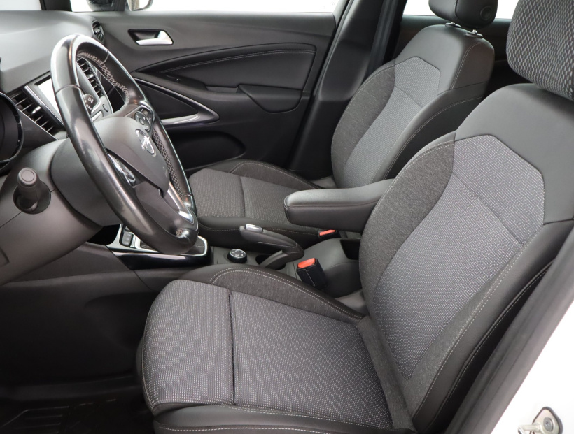 Opel Crossland, 2023