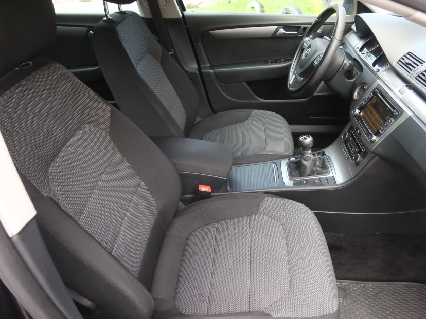 Volkswagen Passat, 2011