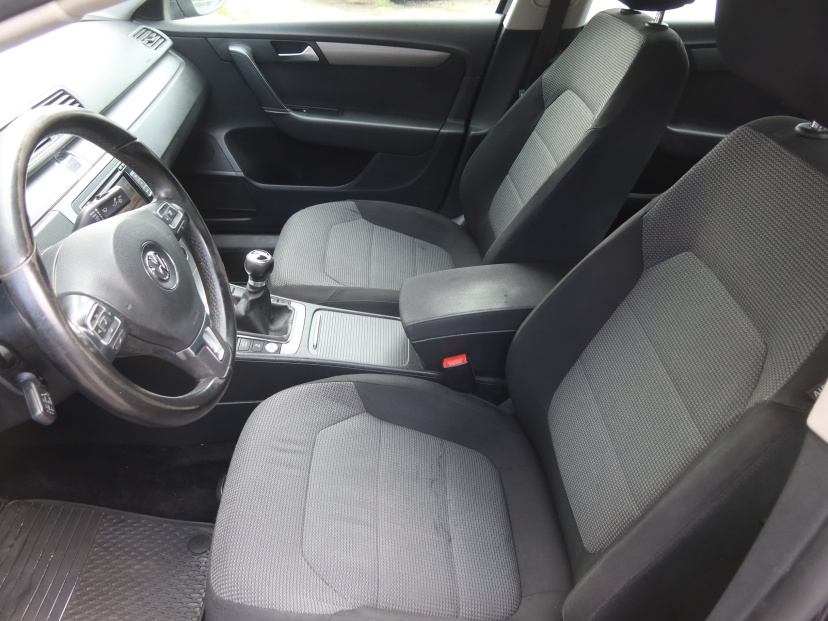 Volkswagen Passat, 2011