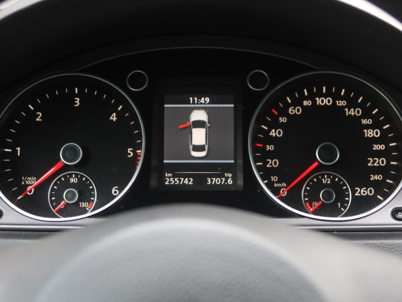 Volkswagen Passat, 2011