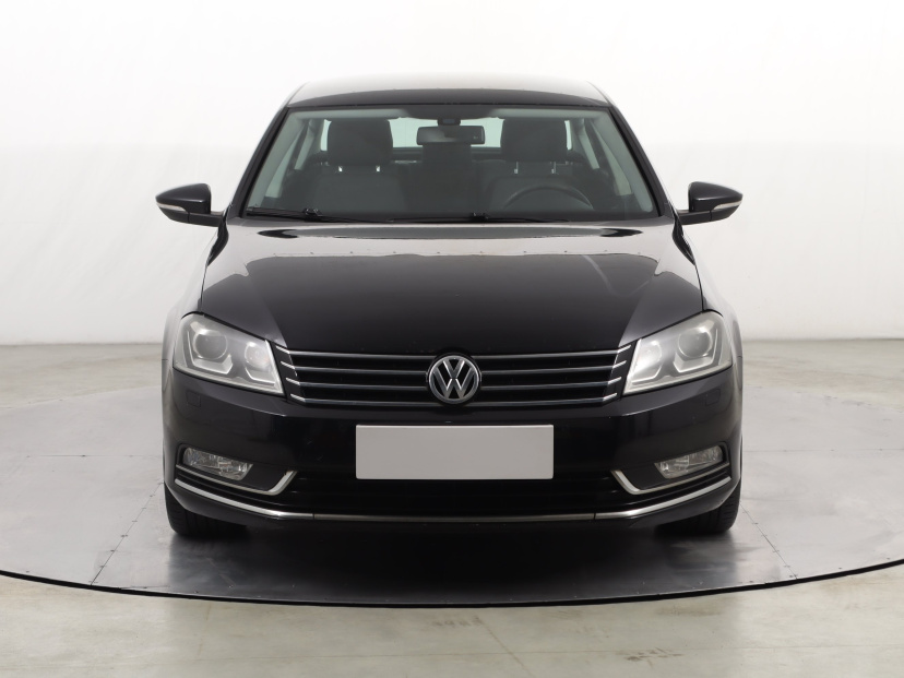 Volkswagen Passat, 2011