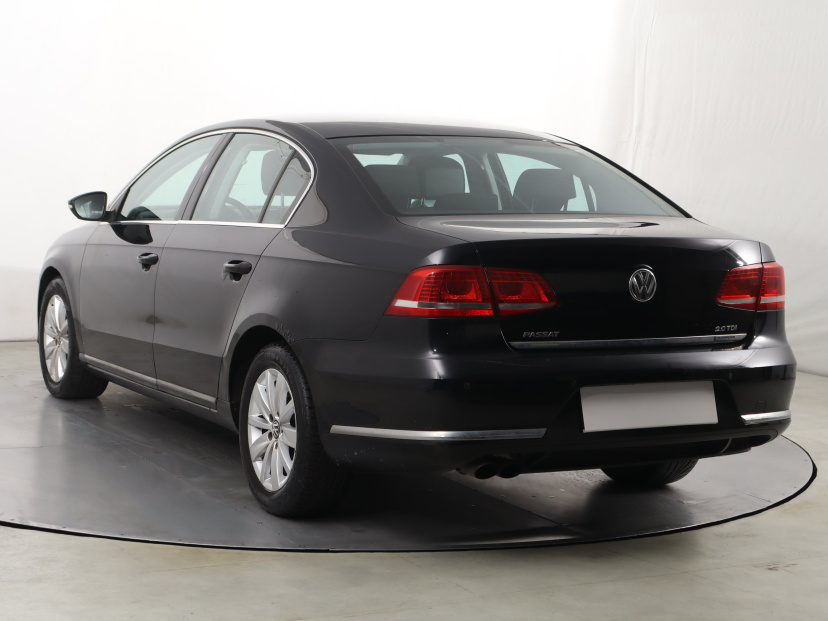 Volkswagen Passat, 2011