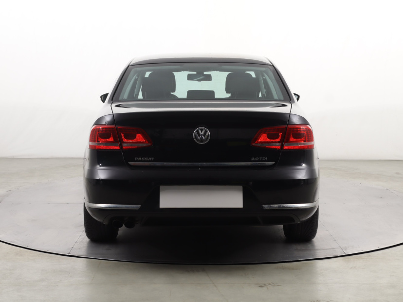Volkswagen Passat, 2011