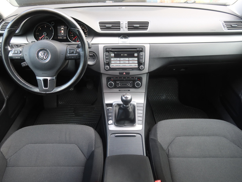 Volkswagen Passat, 2011