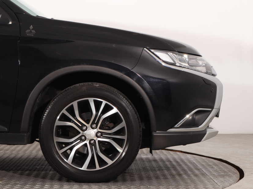 Mitsubishi Outlander, 2016