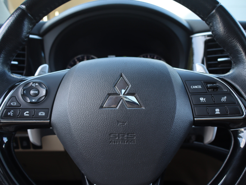 Mitsubishi Outlander, 2016