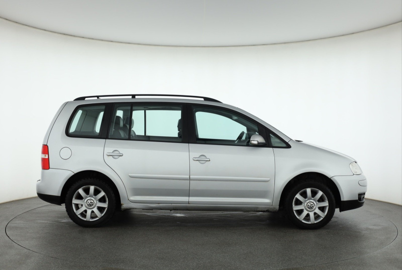Volkswagen Touran, 2005