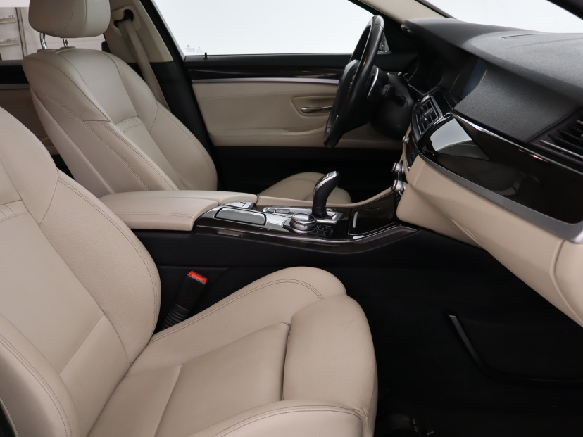 BMW 5, 2015