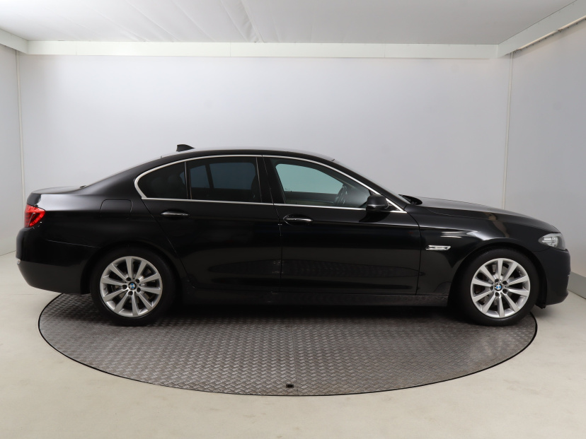 BMW 5, 2015