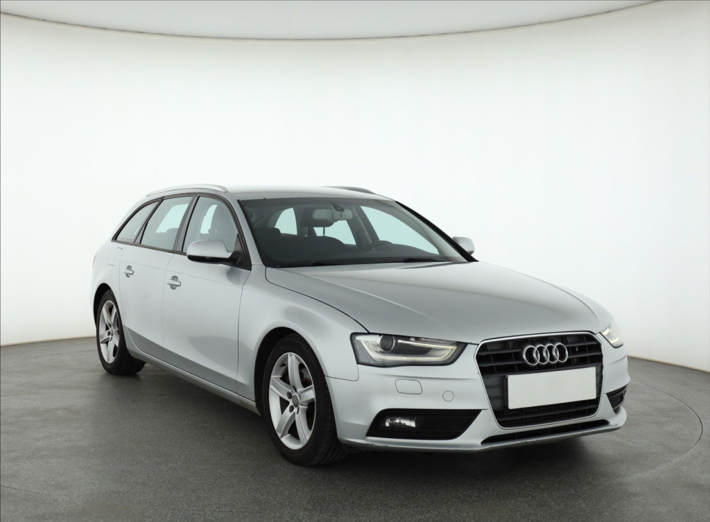 Audi A4, 2012