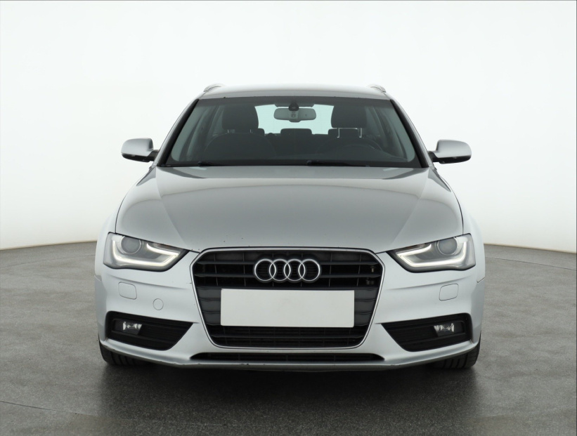 Audi A4, 2012