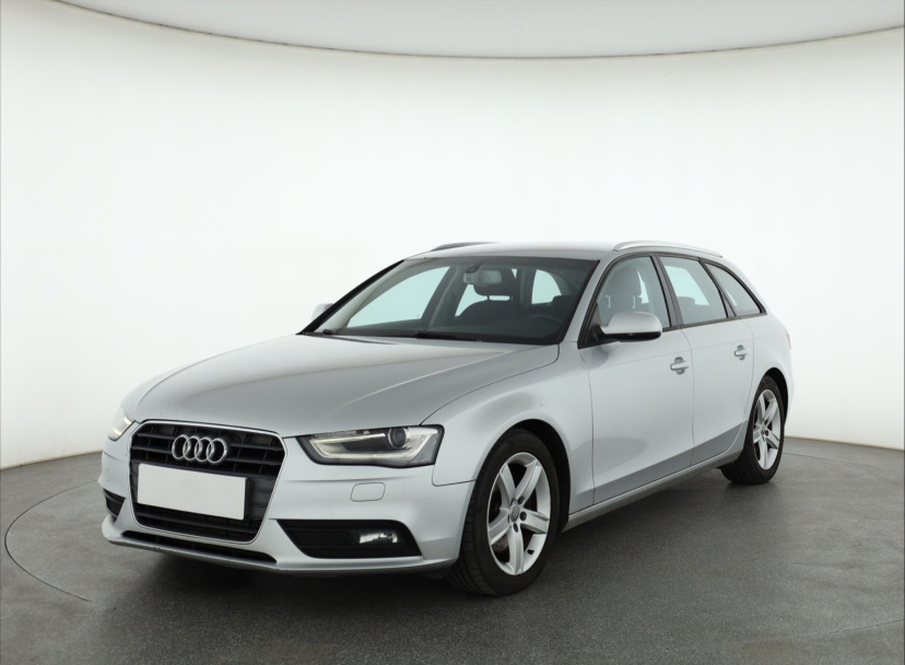 Audi A4, 2012