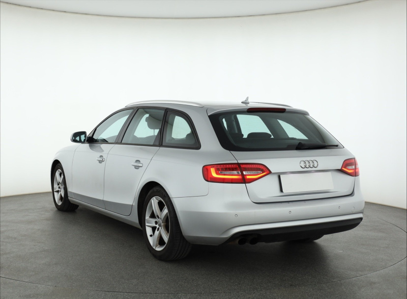 Audi A4, 2012