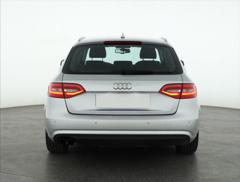 Audi A4, 2012