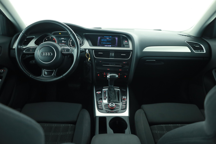 Audi A4, 2012