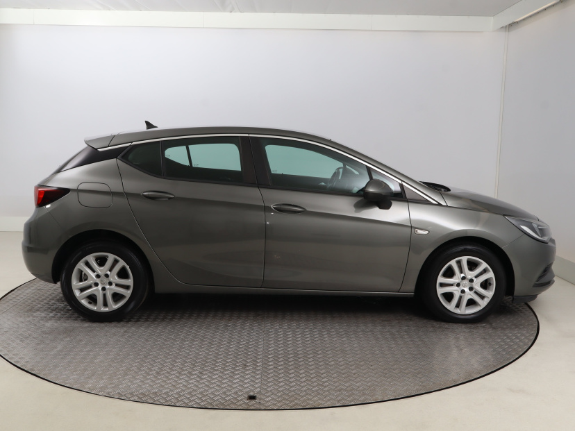 Opel Astra, 2018