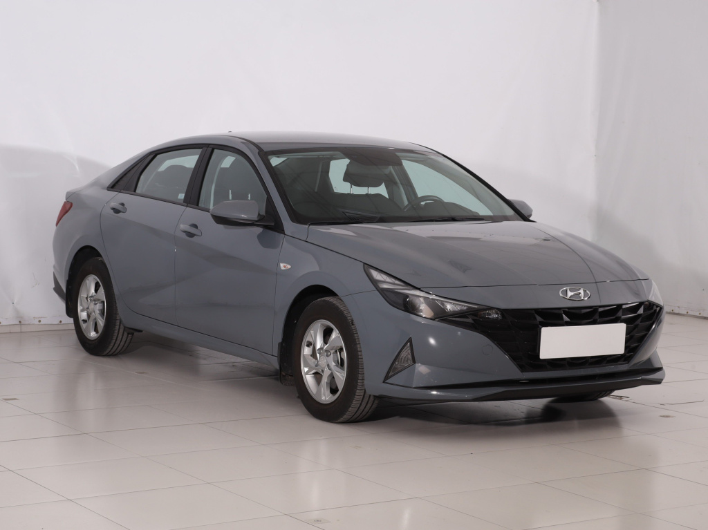Hyundai Elantra, 2022