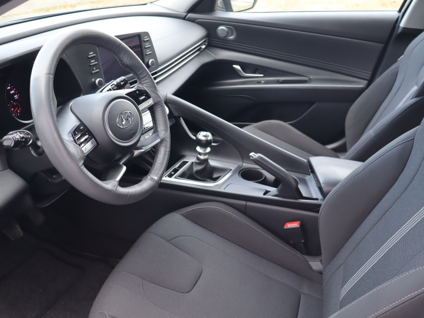 Hyundai Elantra, 2022