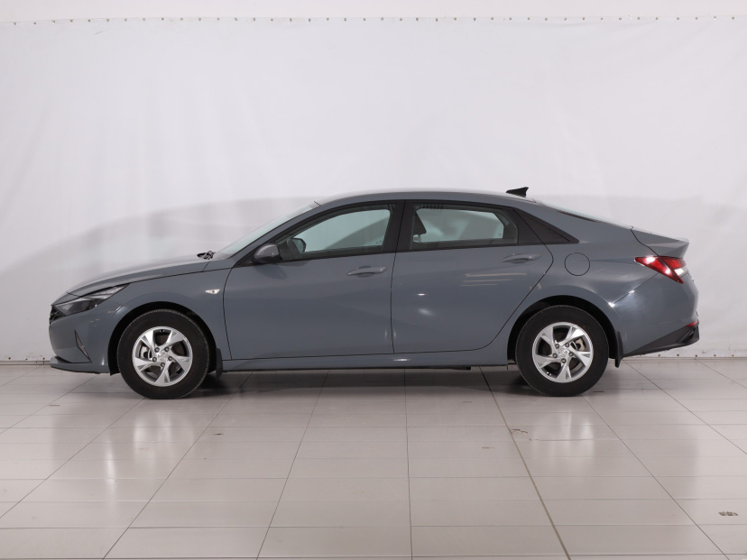 Hyundai Elantra, 2022