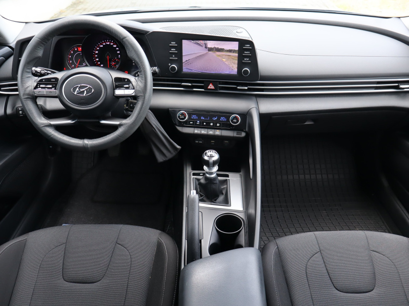 Hyundai Elantra, 2022