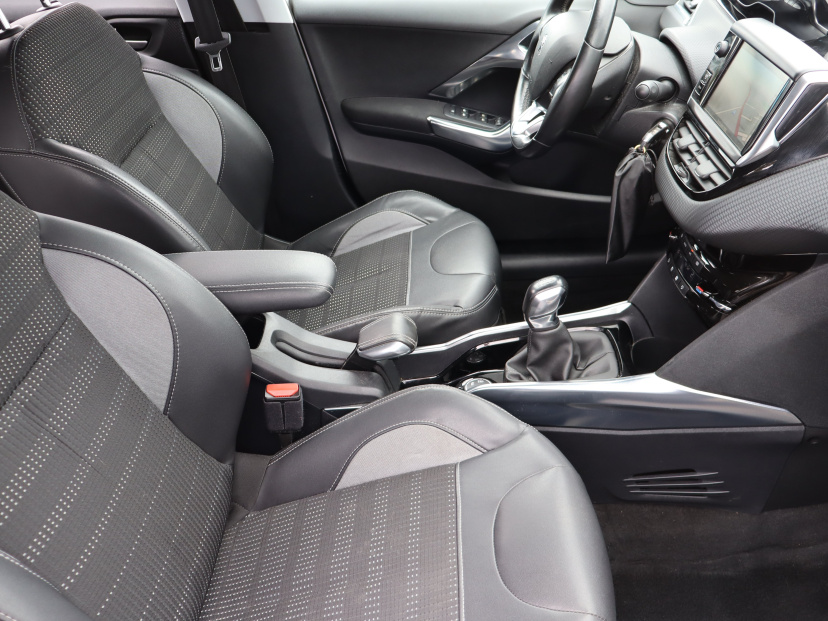 Peugeot 2008, 2013