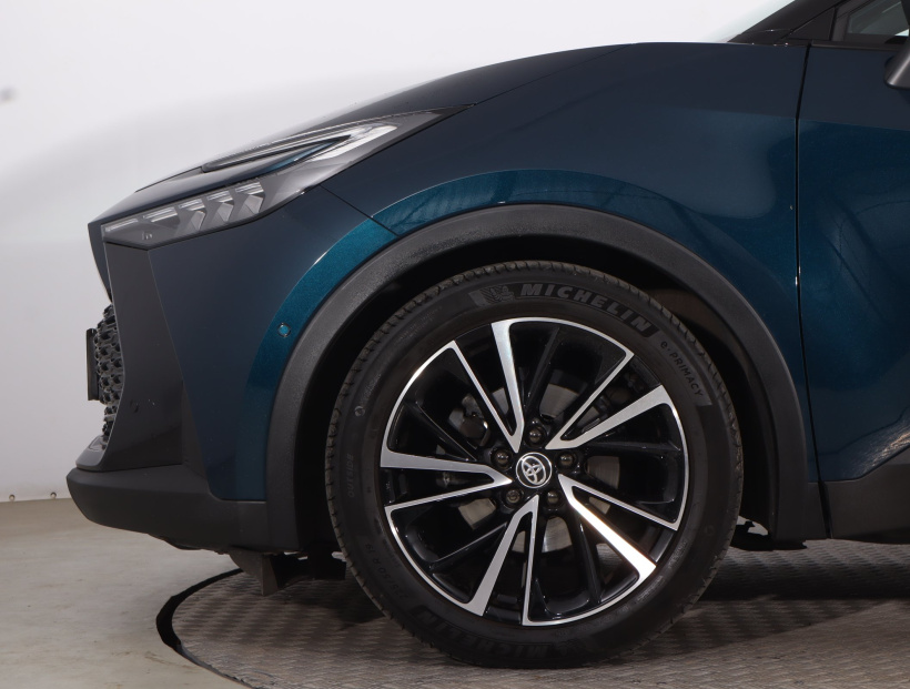Toyota C-HR, 2024