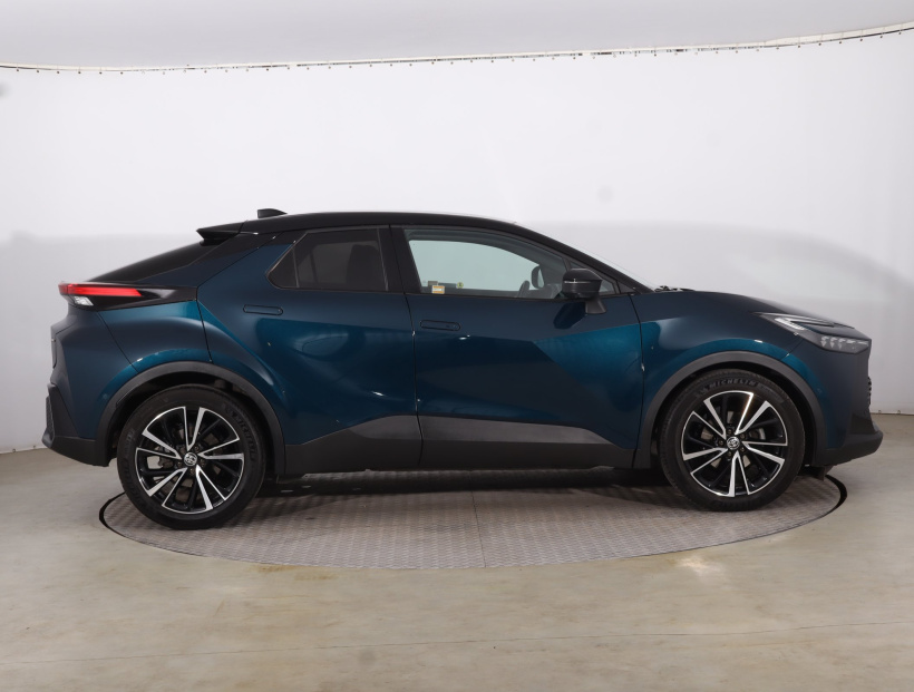 Toyota C-HR, 2024