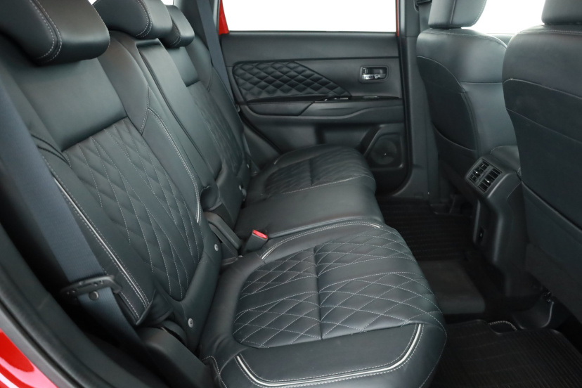 Mitsubishi Outlander, 2020