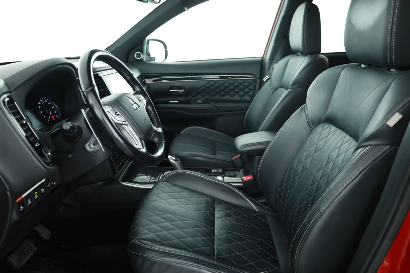 Mitsubishi Outlander, 2020