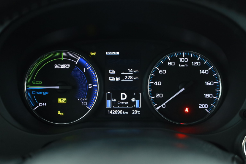 Mitsubishi Outlander, 2020