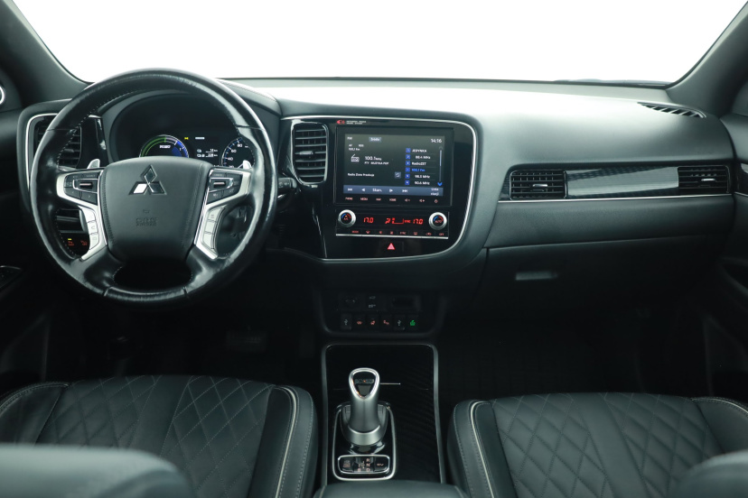 Mitsubishi Outlander, 2020