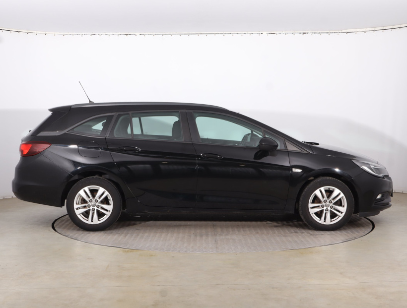 Opel Astra, 2017