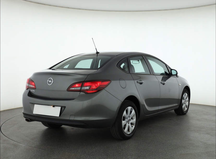 Opel Astra, 2018