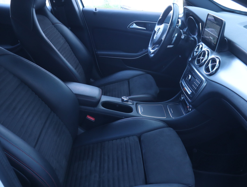 Mercedes-Benz GLA, 2019