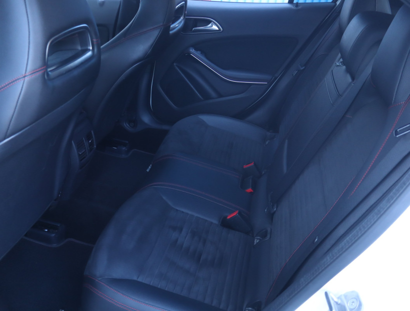 Mercedes-Benz GLA, 2019