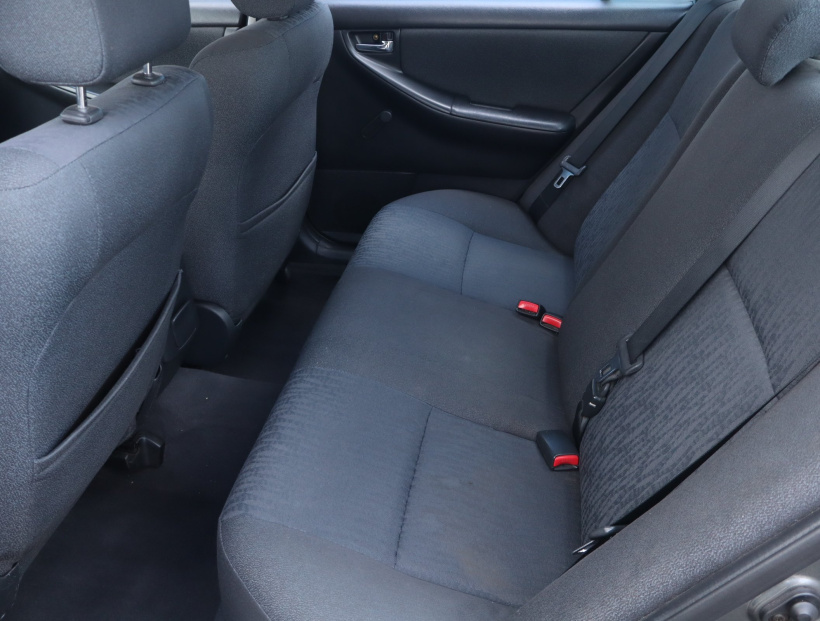 Toyota Corolla, 2004