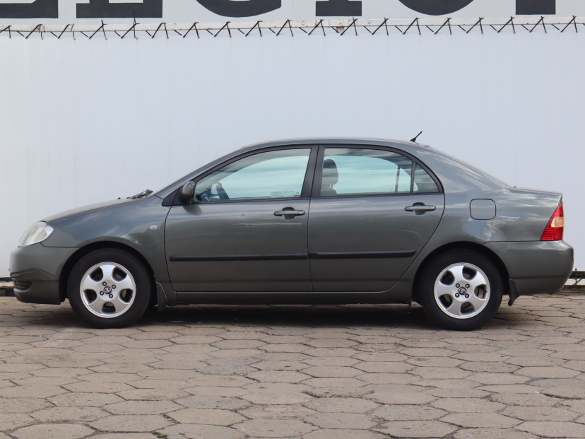 Toyota Corolla, 2004