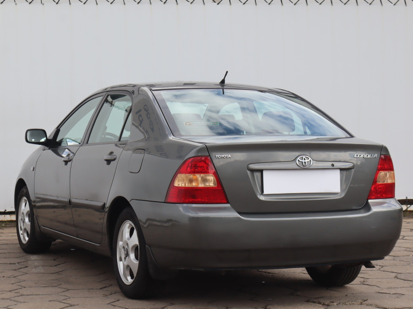 Toyota Corolla, 2004