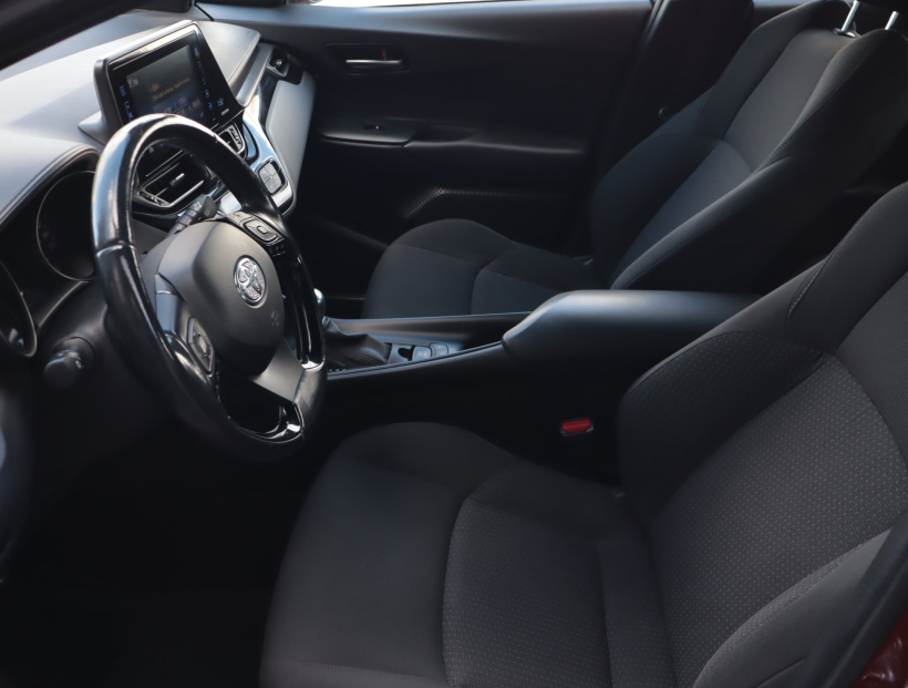 Toyota C-HR, 2019