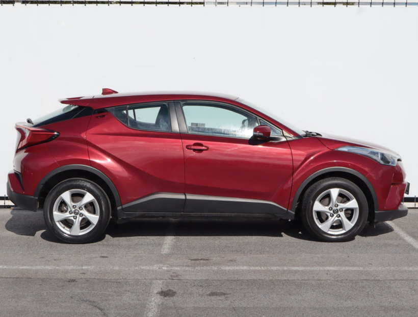 Toyota C-HR, 2019