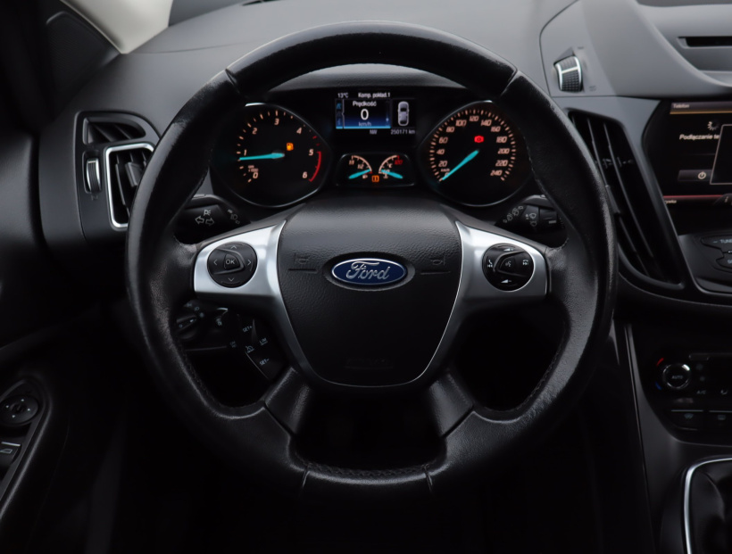 Ford Kuga, 2015