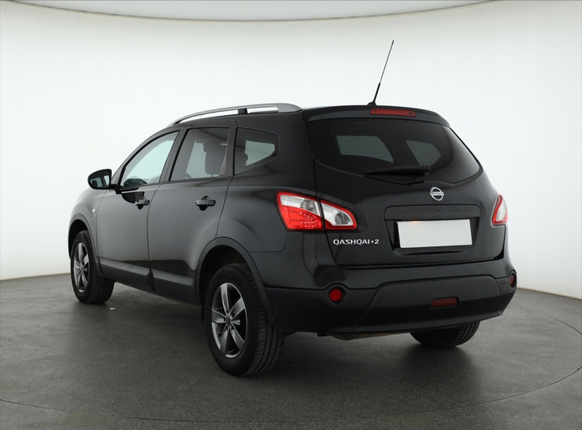Nissan Qashqai+2, 2011