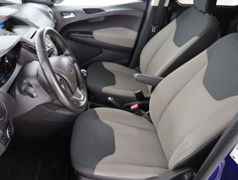 Ford Tourneo Courier, 2017