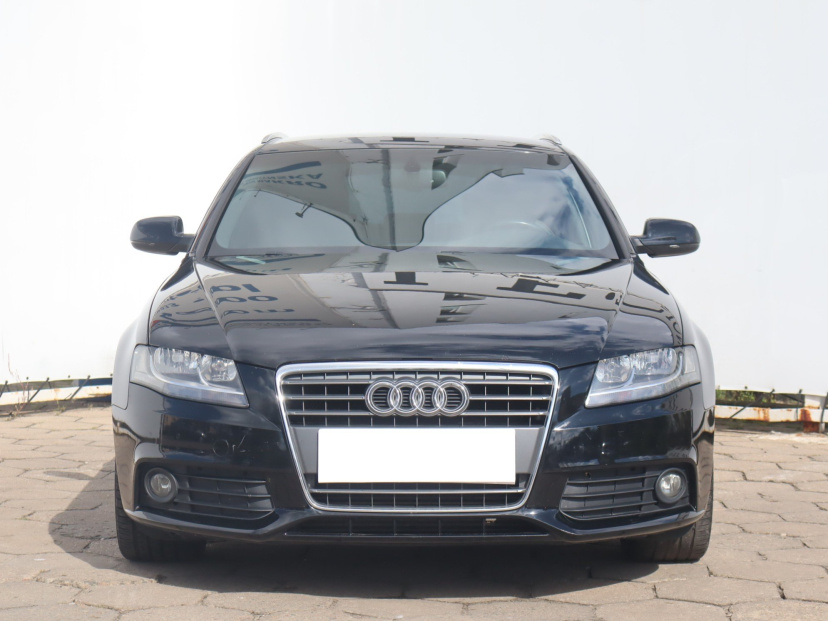 Audi A4, 2011
