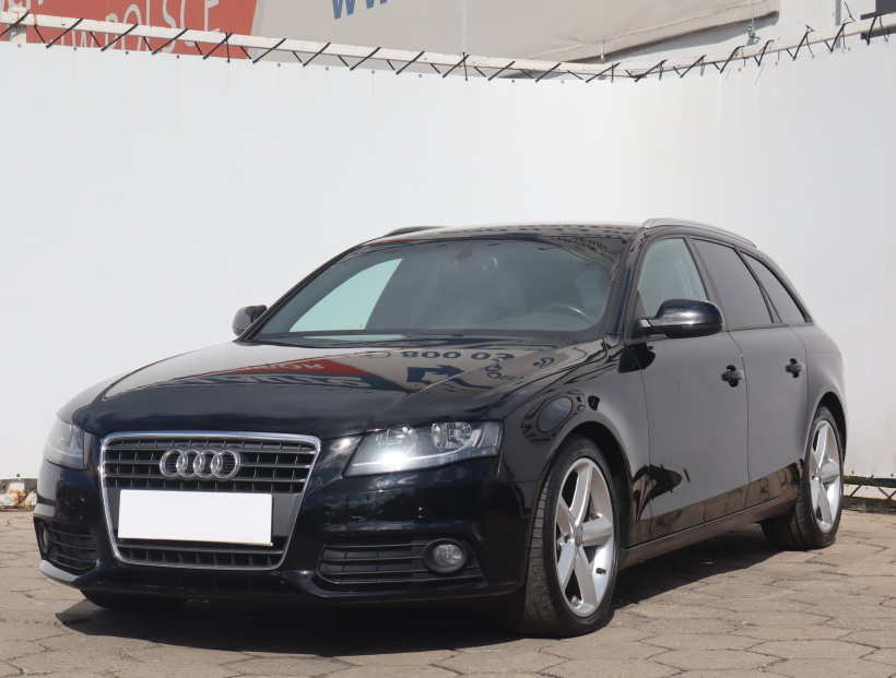 Audi A4, 2011