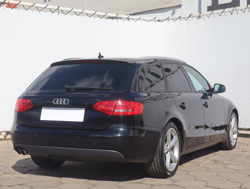 Audi A4, 2011