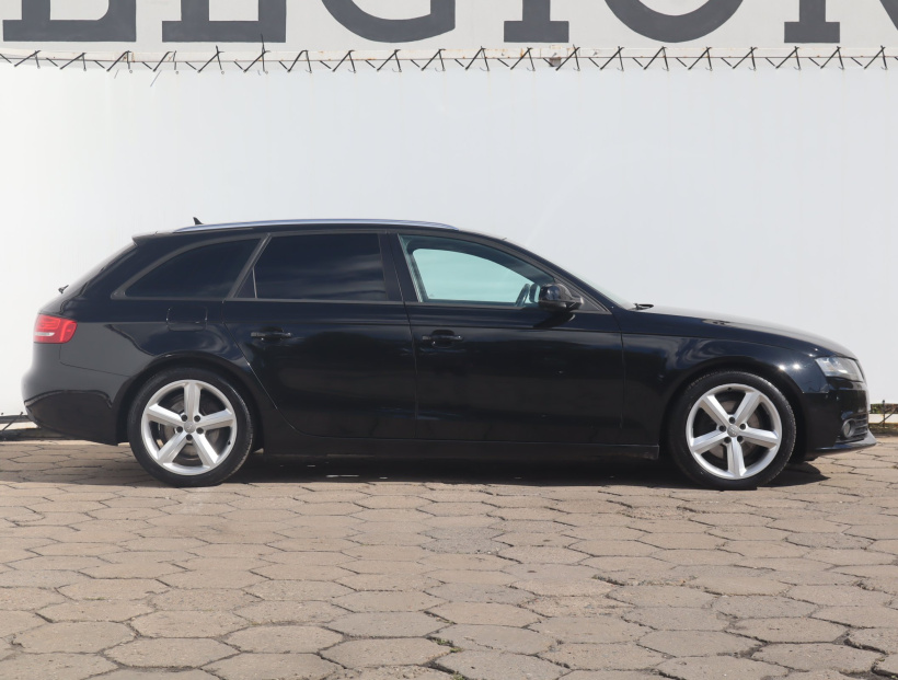 Audi A4, 2011