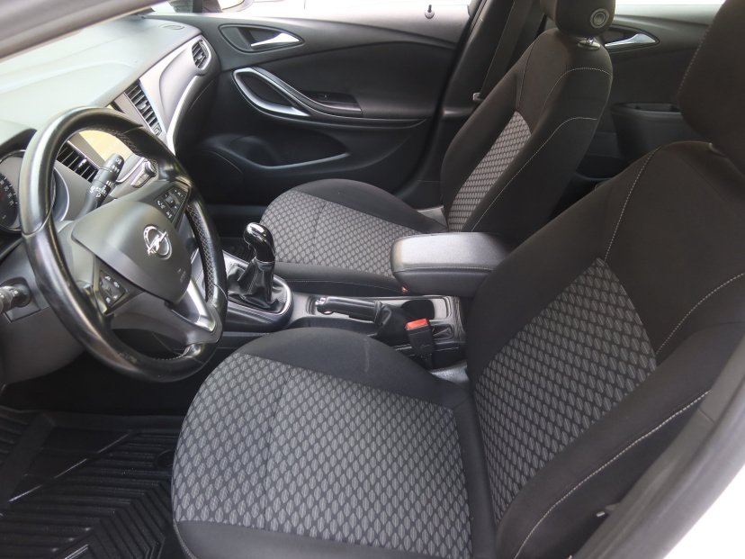 Opel Astra, 2018
