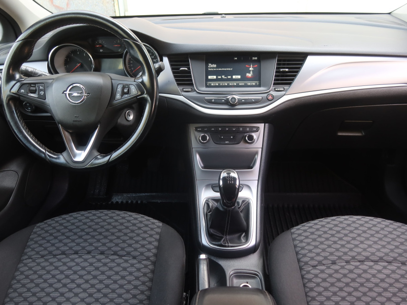 Opel Astra, 2018